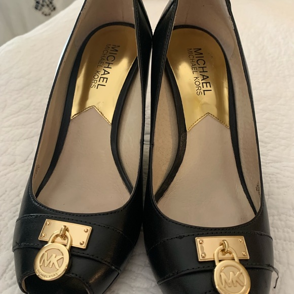 Michael Kors - Picture 3 of 7